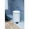biely odpadkovy kos awd02031787 5L v kupelni