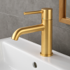 dizajnova-bateria-elegance-abul111211-brusena-zlata-na-umyvadle