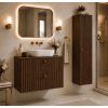 vysoka zavesna skrinka bello oak walnut v kupelni